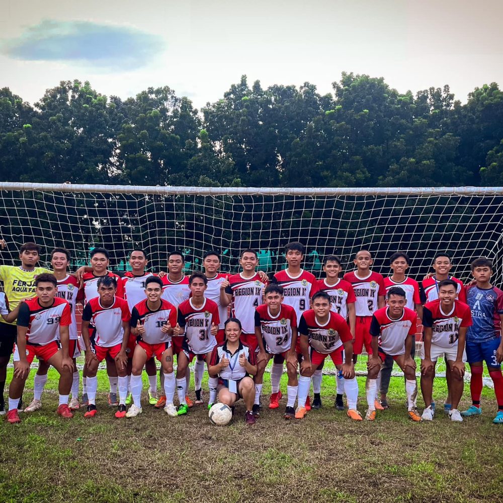 REGION 9 MEN’S FOOTBALL STRAIGHT TO SEMIS