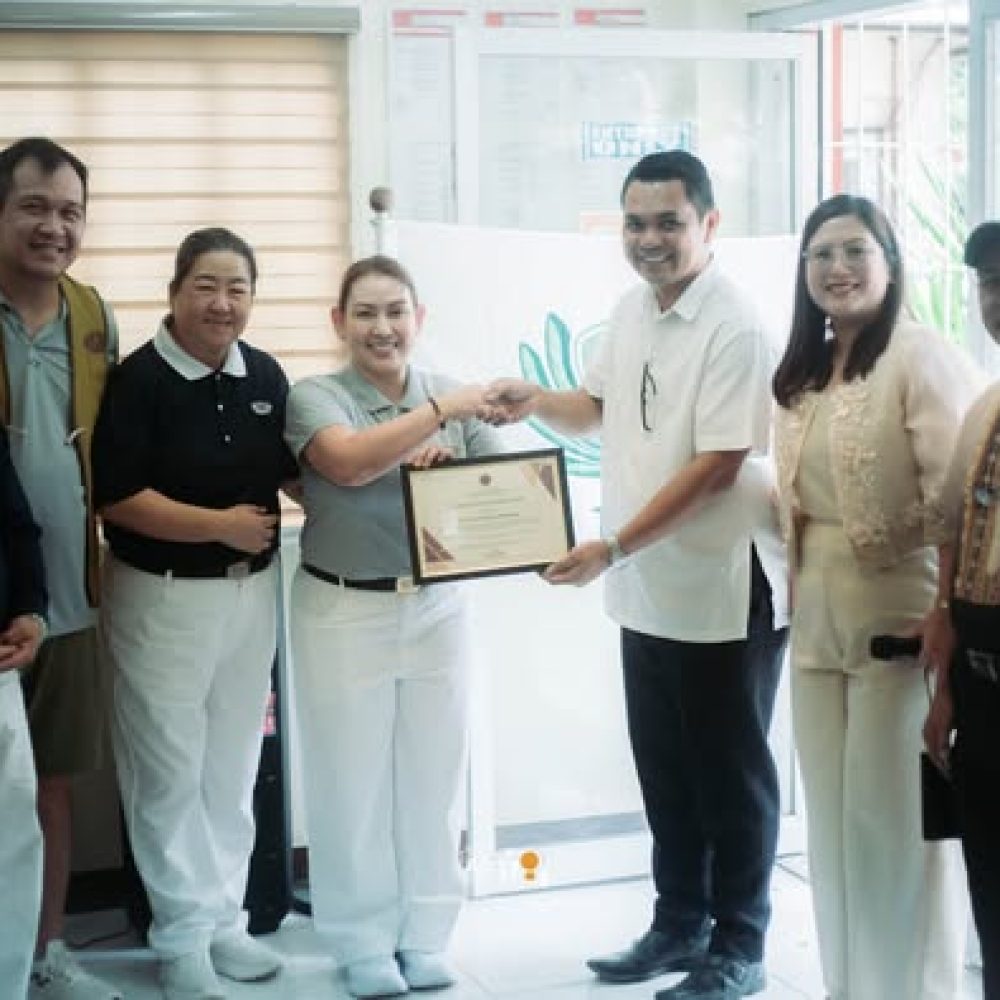 Tzu Chi gives free reading eyewear to ZPPSU employees