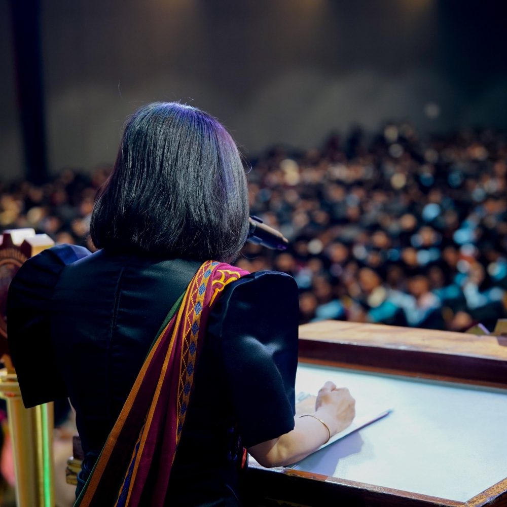 Comm’r Aguilar-Ong commends working students, solo parents, PWD graduates